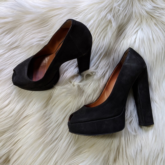 Pumps - Picture 2 of 3